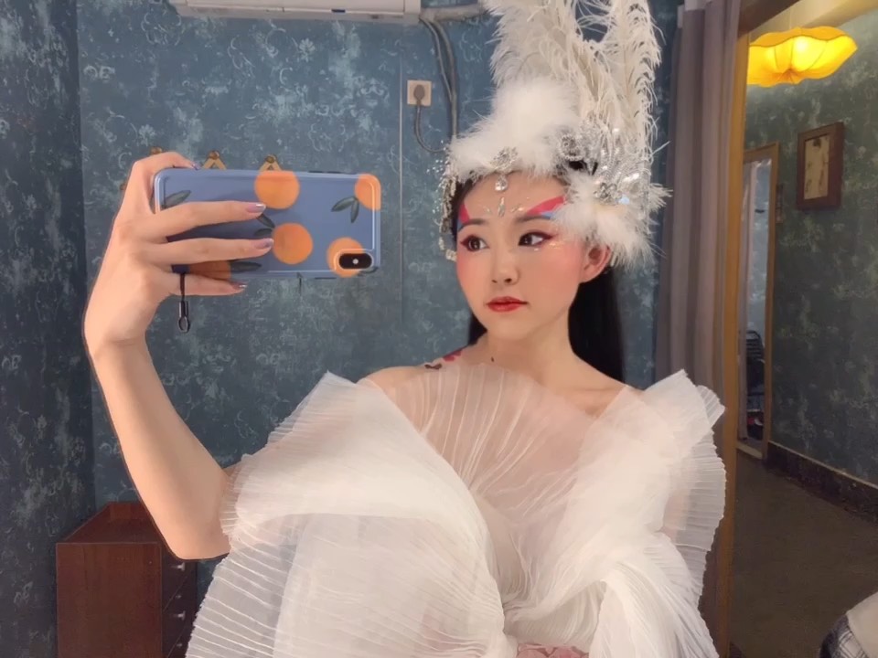 报告?今天出来拍照啦
估计会有一点晚 请假不播哦?明天见啦?
#颜即是正义 